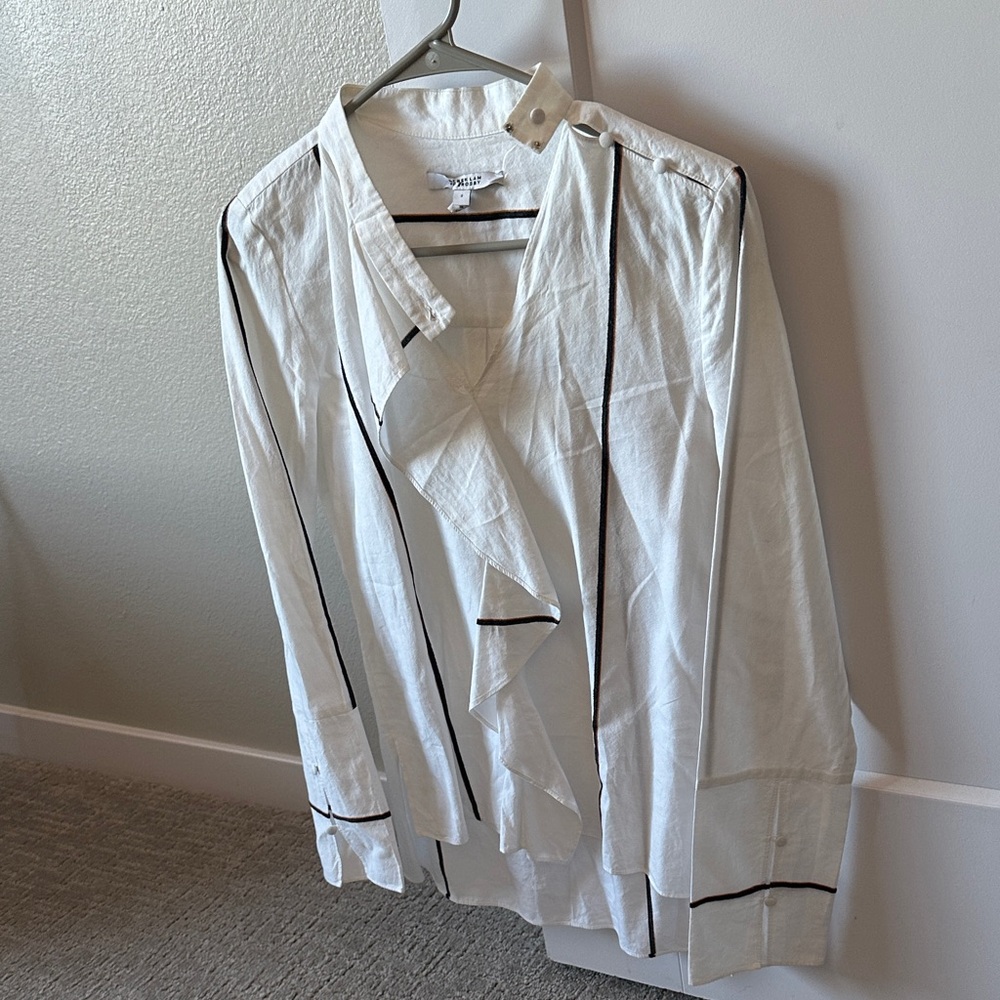 10 Crosby Derek Lam Cream Blouse with Black Accents - Picture 3 of 4